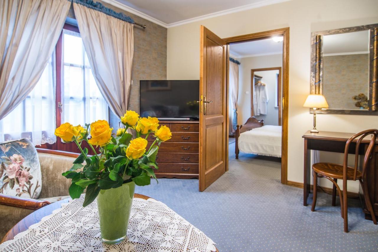 Hotel Dwa Ksiezyce 卡齐米日-多尔尼 外观 照片