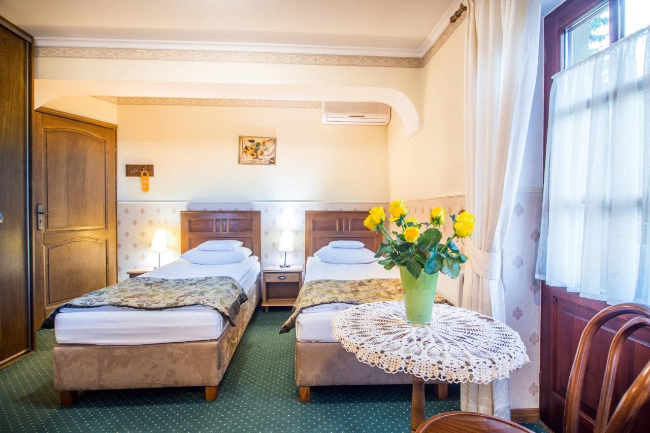 Hotel Dwa Ksiezyce 卡齐米日-多尔尼 外观 照片