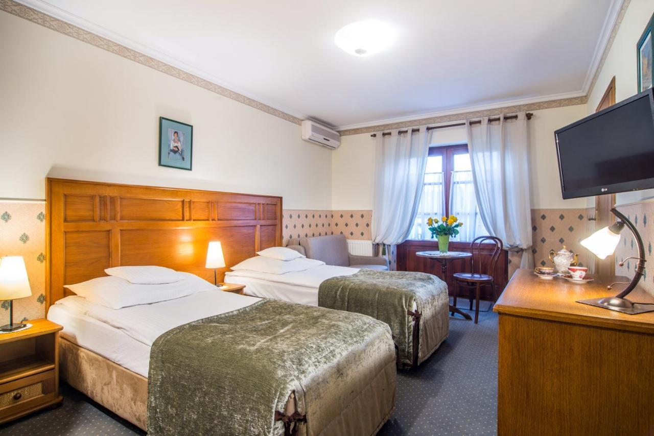 Hotel Dwa Ksiezyce 卡齐米日-多尔尼 外观 照片