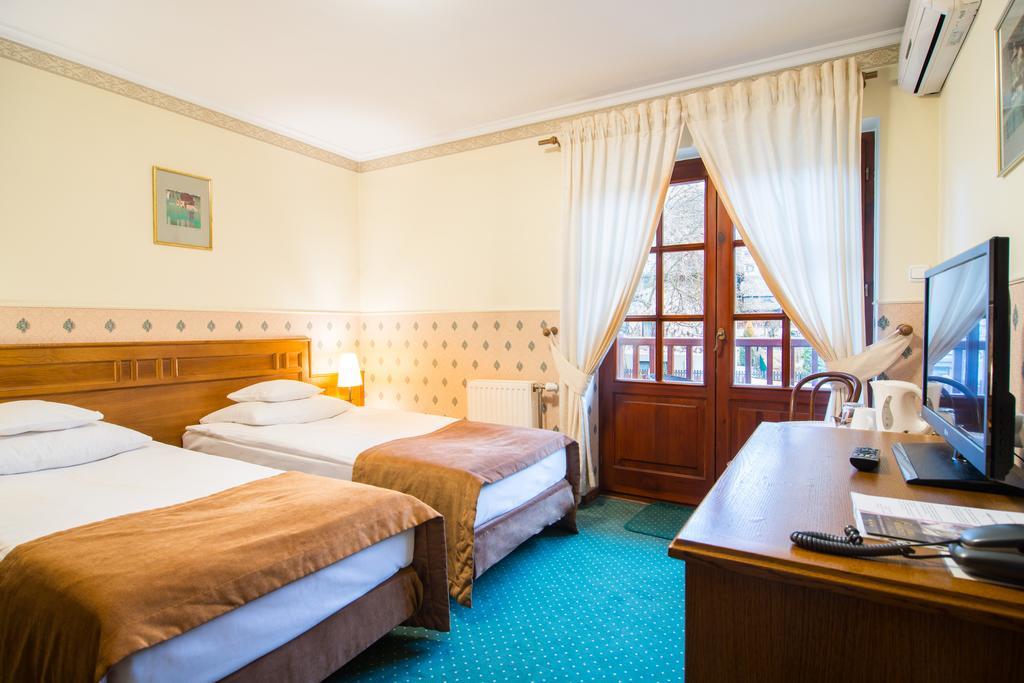 Hotel Dwa Ksiezyce 卡齐米日-多尔尼 外观 照片