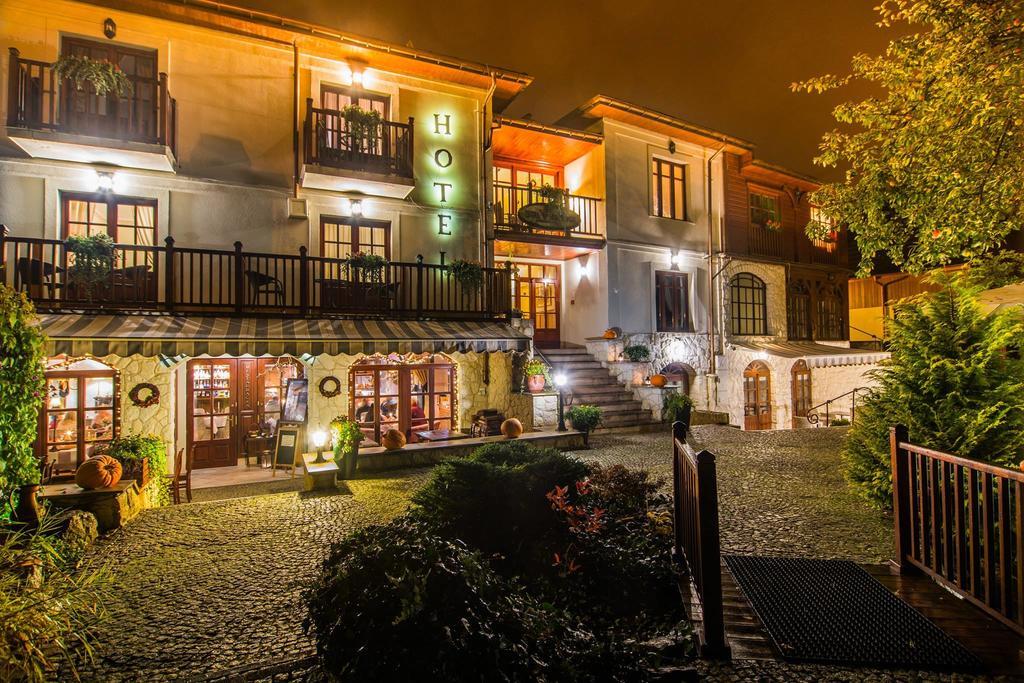 Hotel Dwa Ksiezyce 卡齐米日-多尔尼 外观 照片